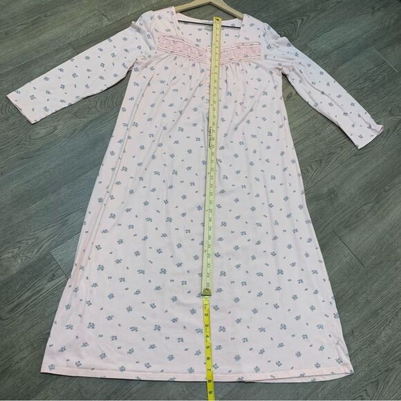 Croft & Barrow NWOT Pink Flannel Nightgown Women’s M Lace Trim Long Sleeve Maxi. - Picture 14 of 14